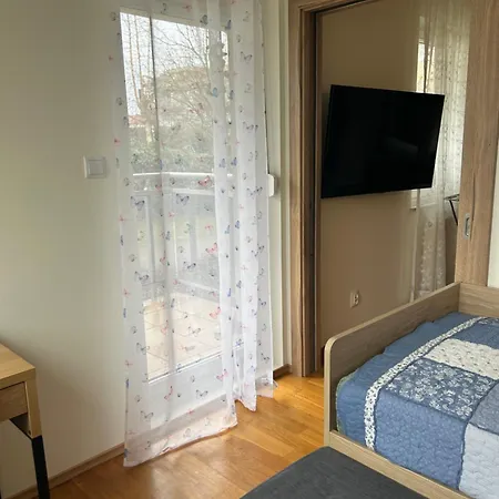 Апартаменты Quiet Enclave Near The Airport