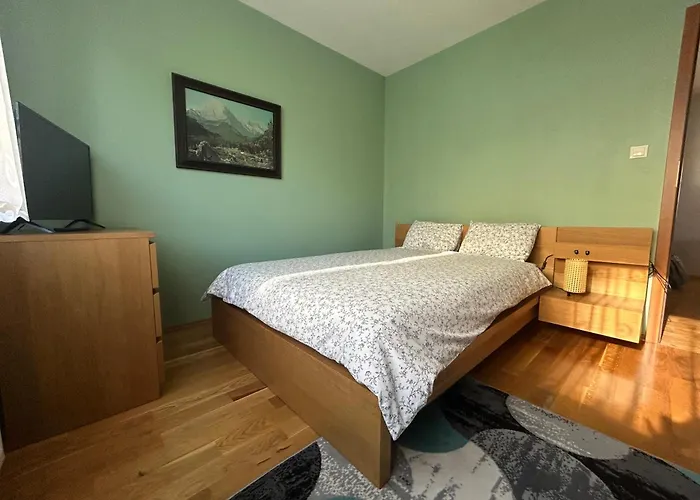 Апартаменты Quiet Enclave Near The Airport Вроцлав