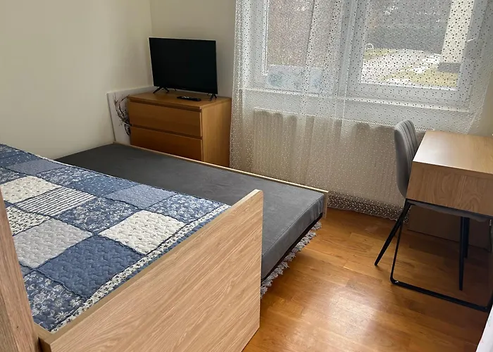 Quiet Enclave Near The Airport Вроцлав