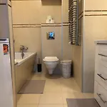 Lejlighed Quiet Enclave Near The Airport *