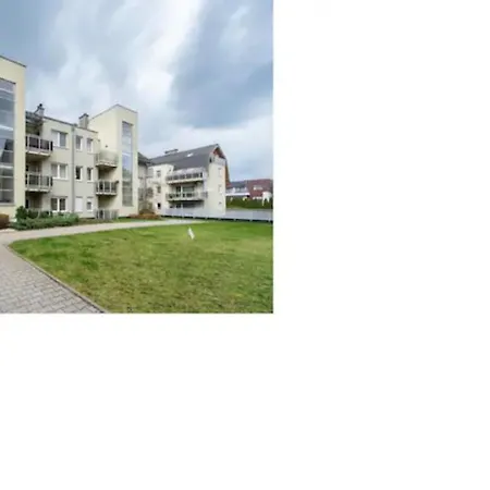 Quiet Enclave Near The Airport * فروتسواف