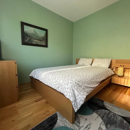 Апартаменты Quiet Enclave Near The Airport Вроцлав