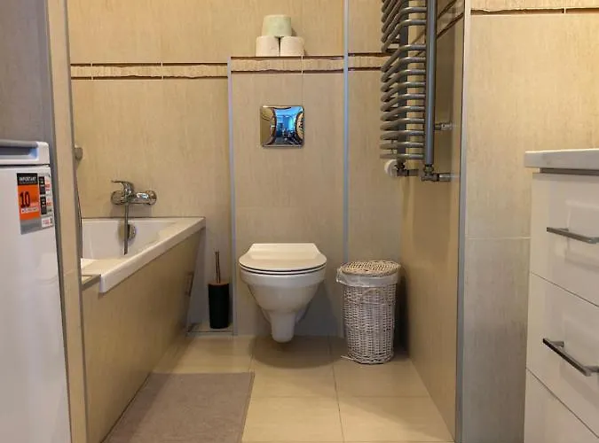 Lejlighed Quiet Enclave Near The Airport *